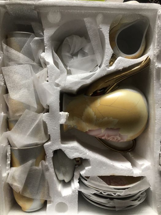 Conjunto de chá ainda embalado