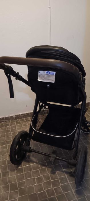 Carrinho de bebé usado