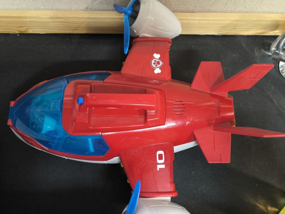 Avião Patrulha Pata 10
Avião de brinquedo da Patrulha Pata, com detalh