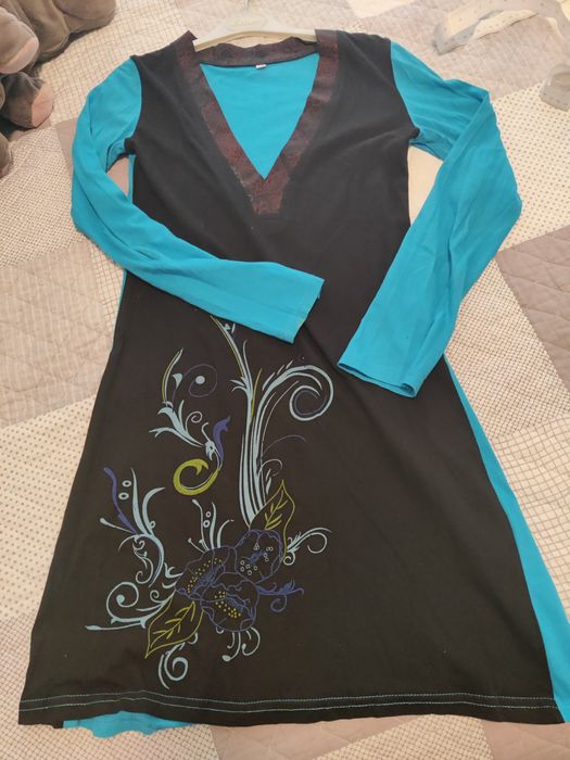 Túnica azul e preta, manga comprida S/M