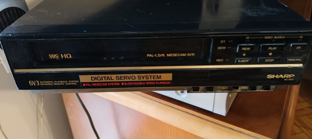 Vintage ,stary z lat 90 tych magnetowid.Stan mi nieznany.