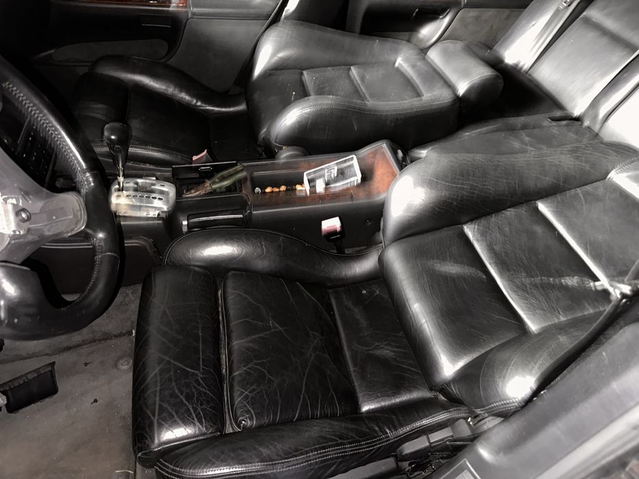 Розбір Audi a8d2 3.3tdi 2001 року