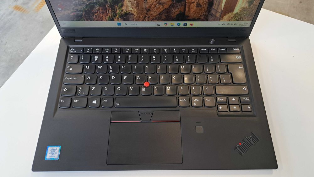 Laptop 14" Lenovo ThinkPad X1 Carbon G6 i7-8g 8GB 256SSD HDMI FHD W11