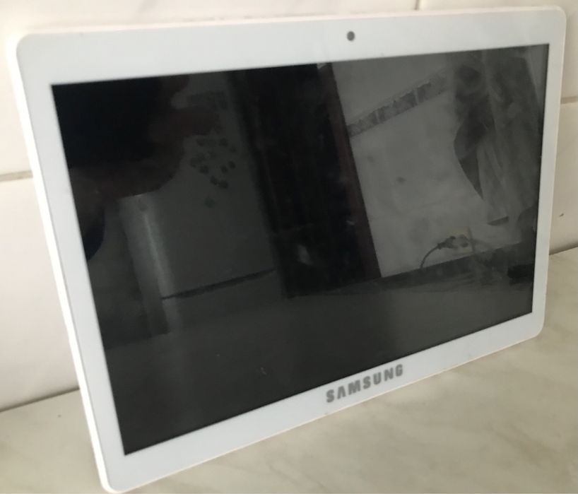 Планшет Samsung 10 дюймів
