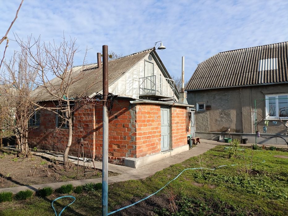 Продам домоволодіння