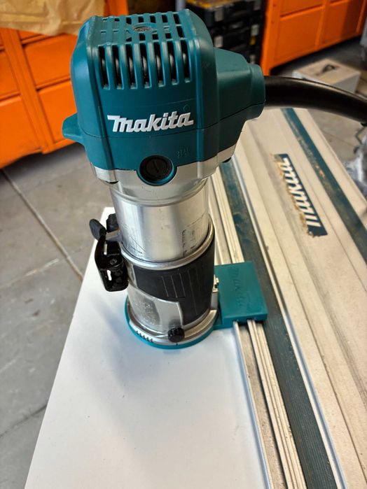 Uchwyt do frezarki Makita RT0700C (RT0702C) - kolor Makita