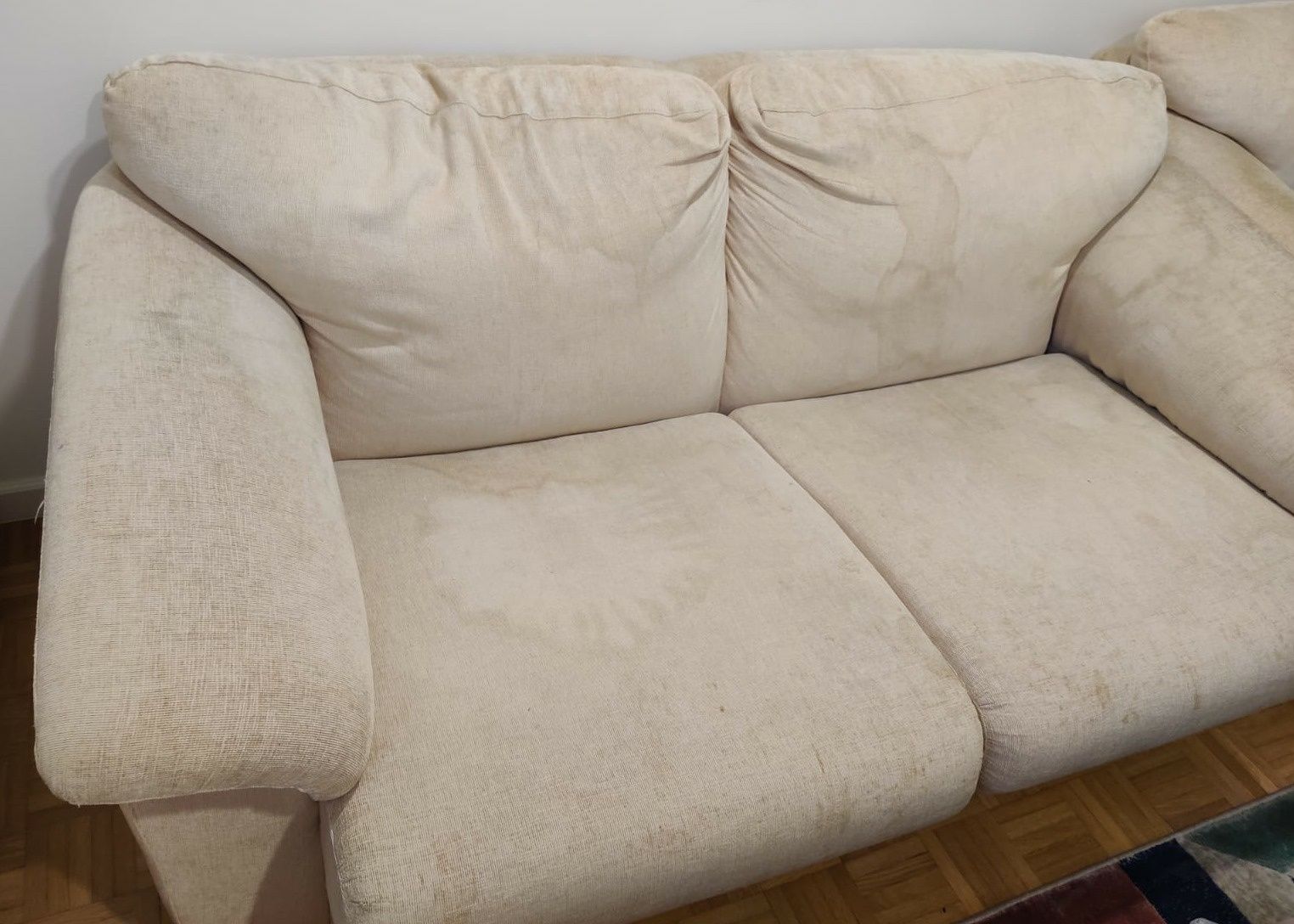 Sofá cama e duas poltronas