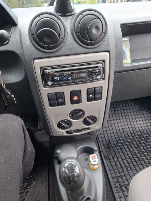 Продам dacia logan