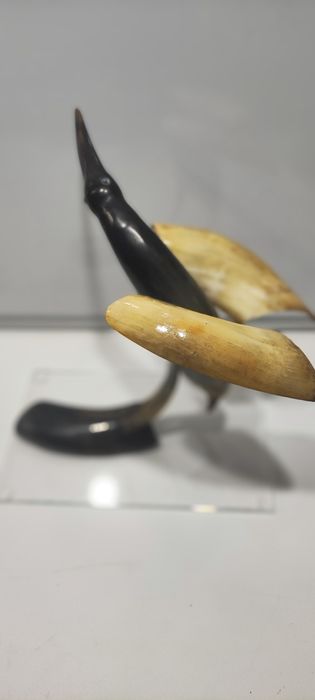 Pássaro decorativo em osso