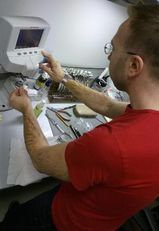 Мастер по изготовлению и ремонту очков Киев(заказать, купить очки)
