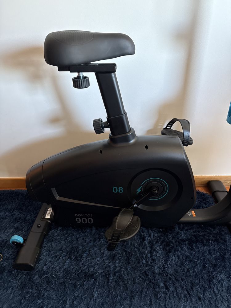 Bicicleta Estatica DOMYOS EB900 - Conectada e Autoalimentada