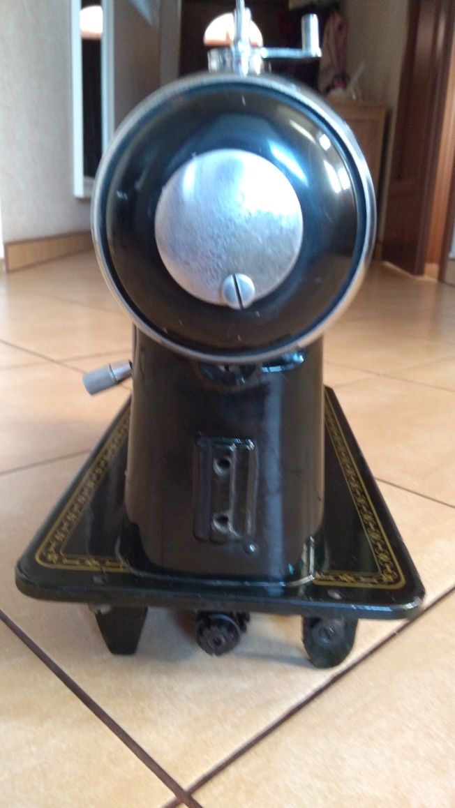 Maszyna do szycia Westa