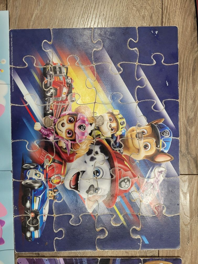 Zestaw komplet puzzli Trefl 24 maxi 30 drewniane Psi Patrol Koci domek