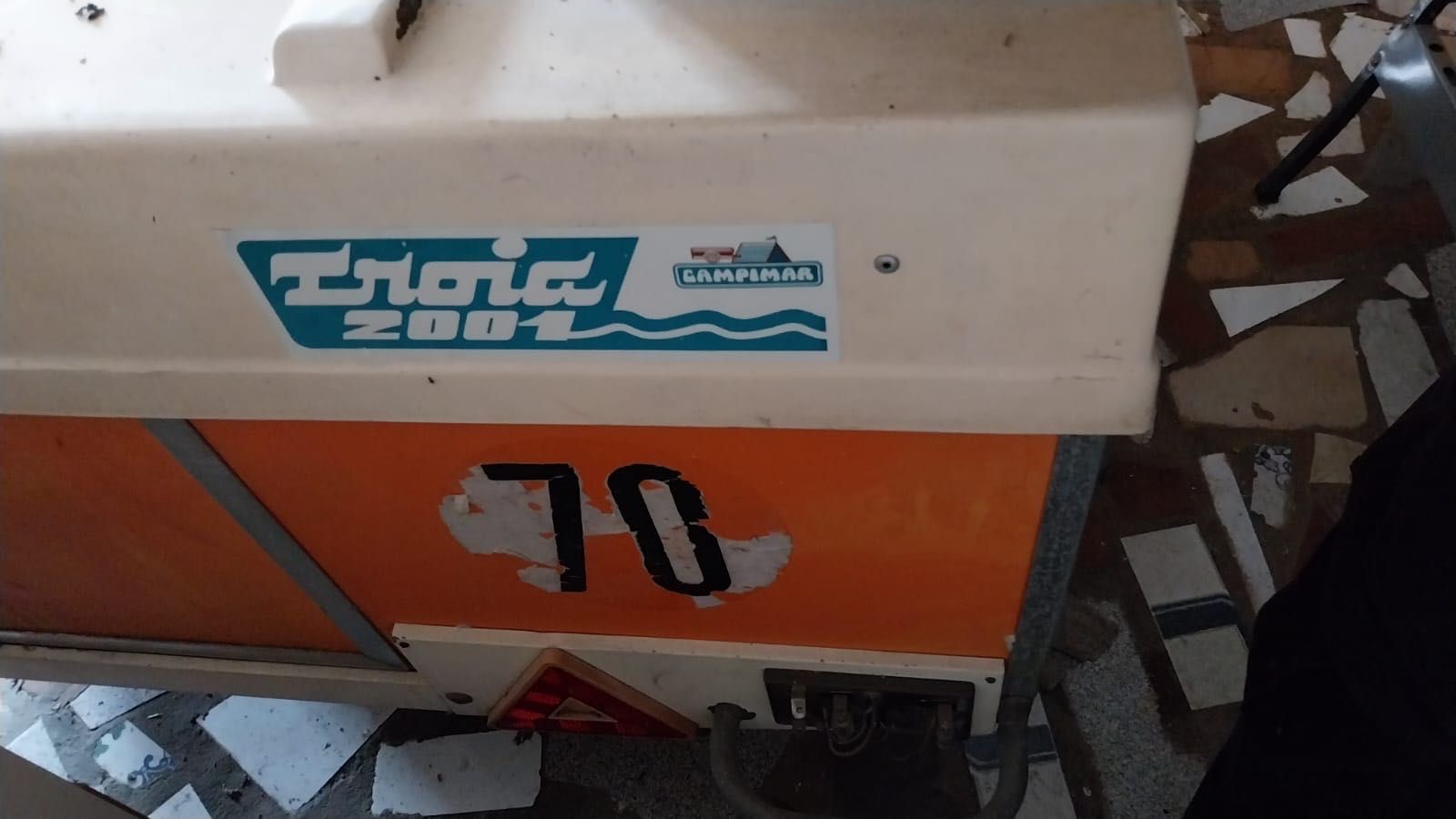Vendo atrelado tenda