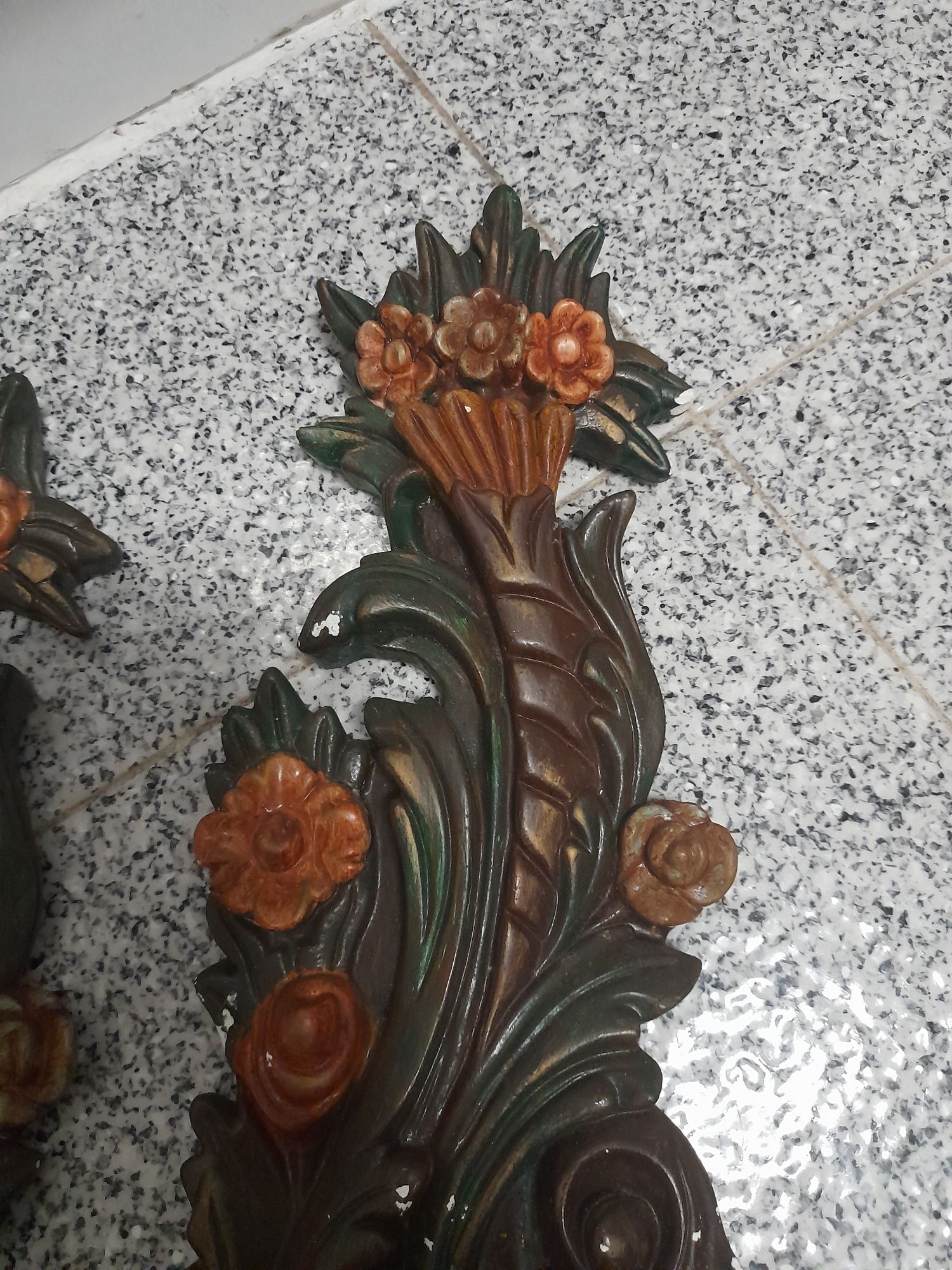 Talhas em gesso decoração de parede flores