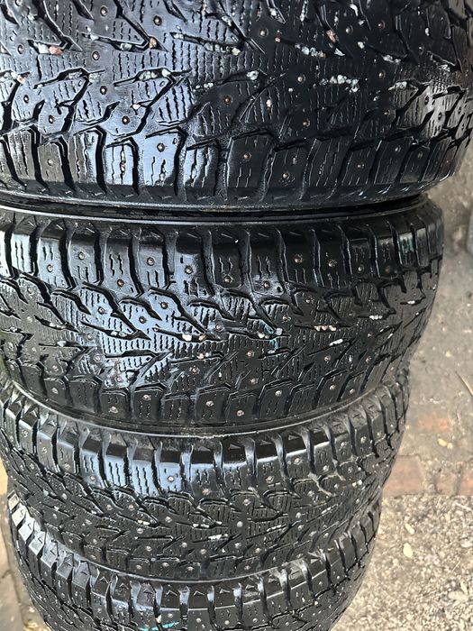 Шини зима шиповані 195/55 R16 Kumho , резина комплект майже нові