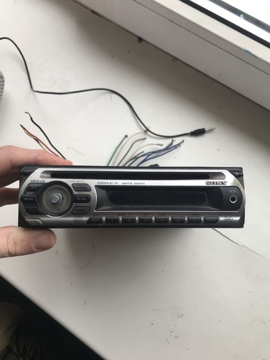 Магнітола SONI CDX-GT210