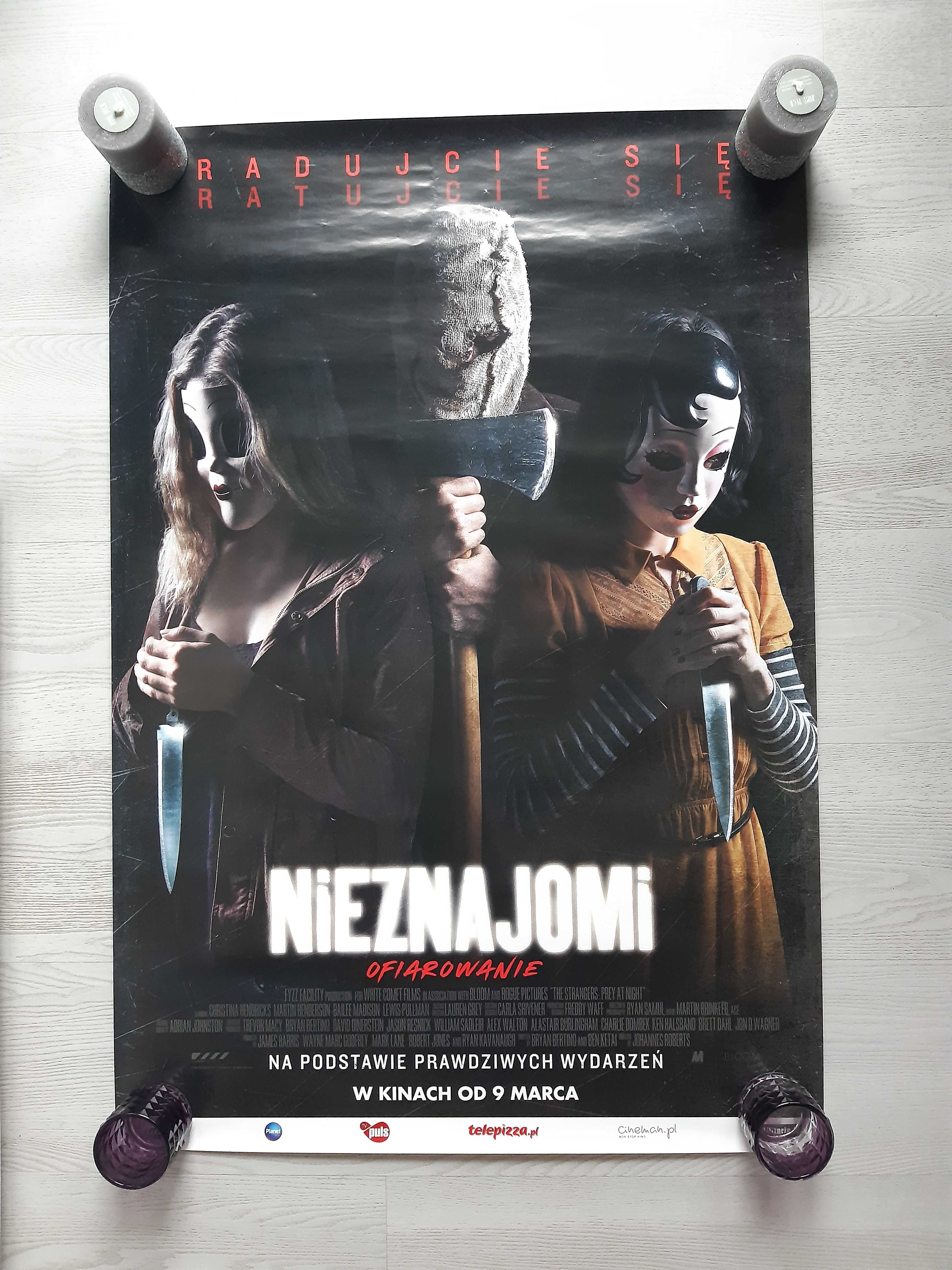 Plakat kinowy z filmu Nieznajomi ofiarowanie horror