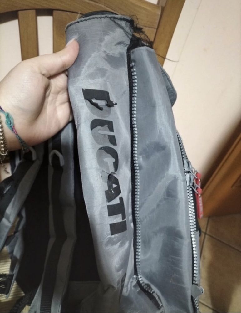 Mochila Ducati usada