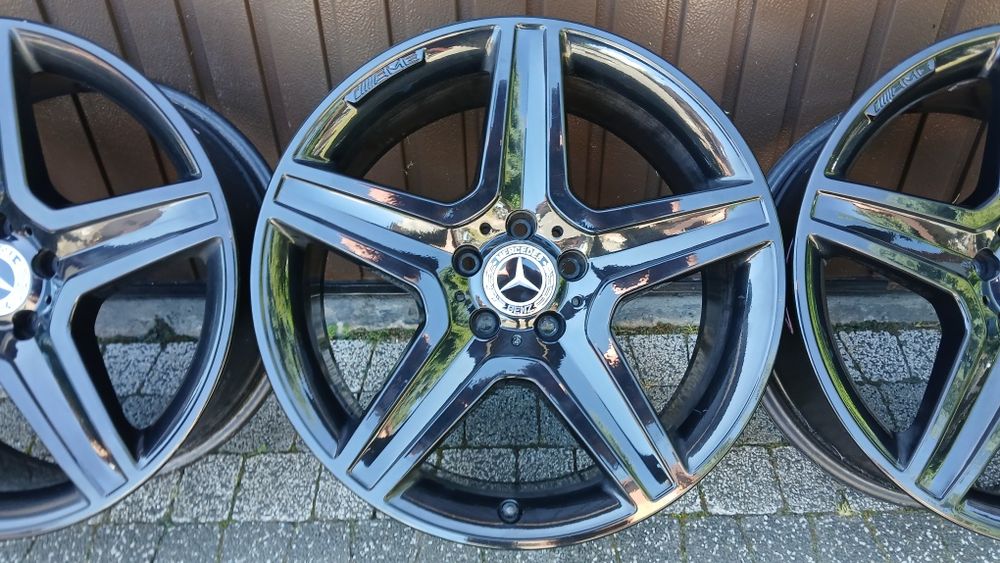 AMG  19" oryginal Mercedes 5x112  8j et43,5  W213 GLK W212 GLA Czarne