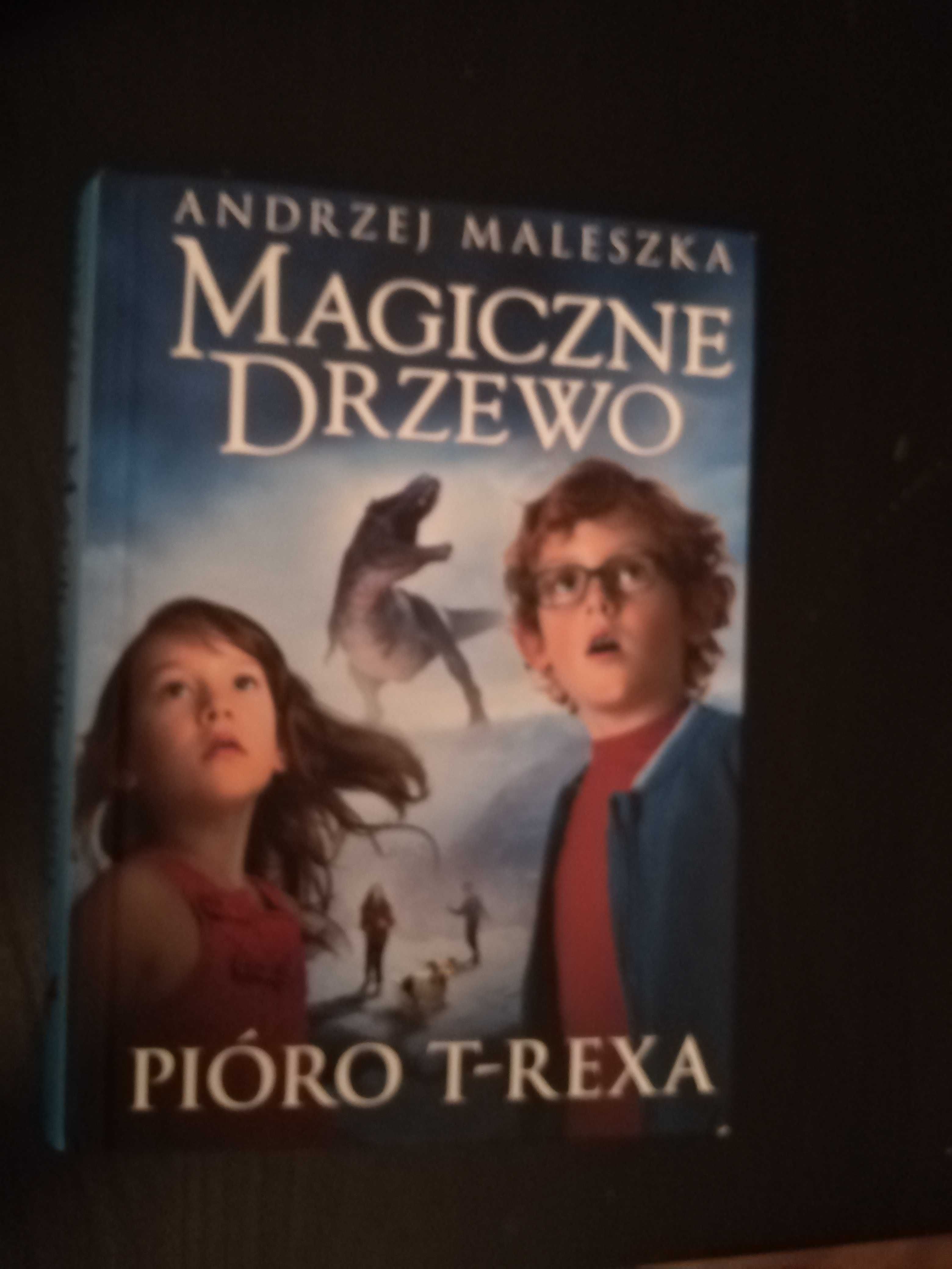 Książka z serii magiczne drzewo pt. Pióro t-rexa