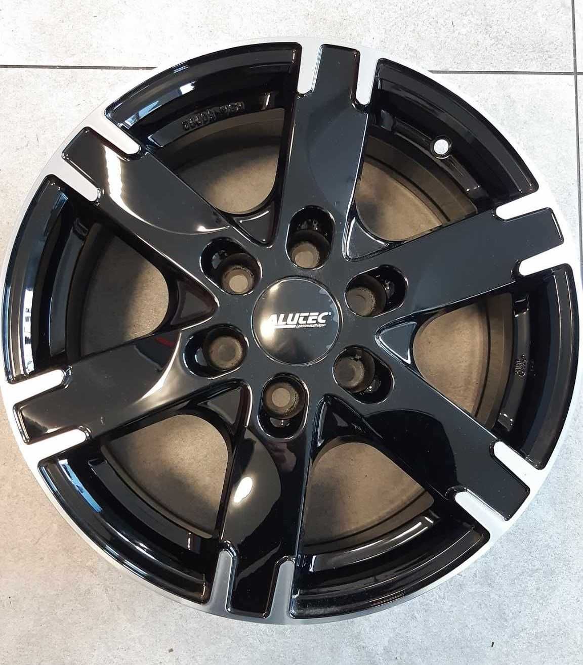Felgi aluminiowe 6x114,3 7j R16 NISSAN NAVARA (nowe)