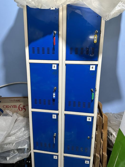 Шафа металево з під камери зберігання речей .