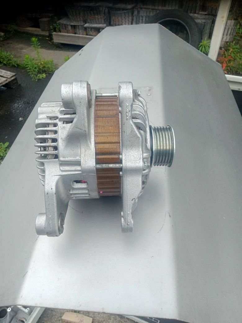 Alternator mazda cx3  12v100am