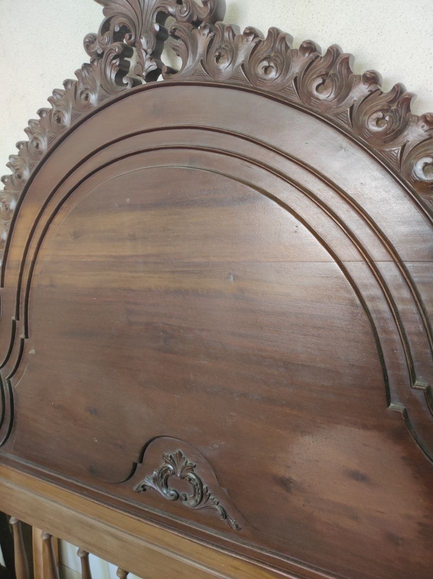Cama madeira massiça