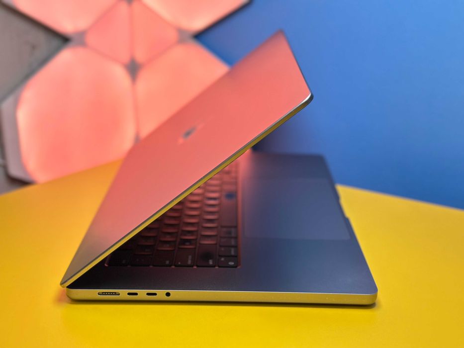 Ноутбук Apple MacBook Pro 16'' M1 Pro 16/512GB(141778) Б/У З ГАРАНТІЄЮ