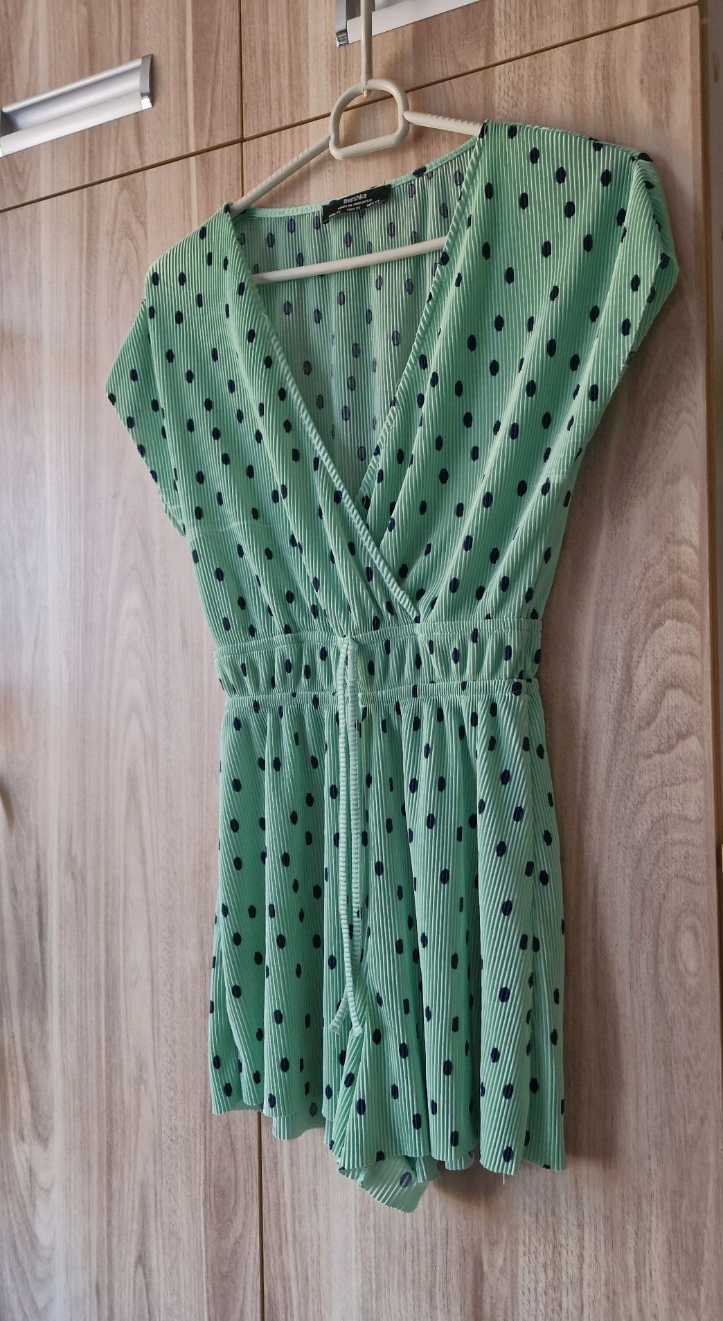 Kombinezon zielony w kropki Bershka XS