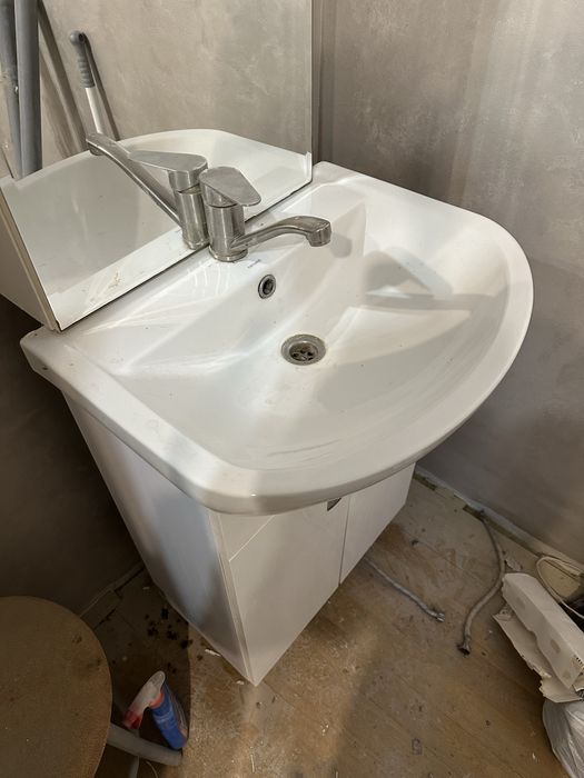 Тумба з умивальником в ванну, тумба в ванну