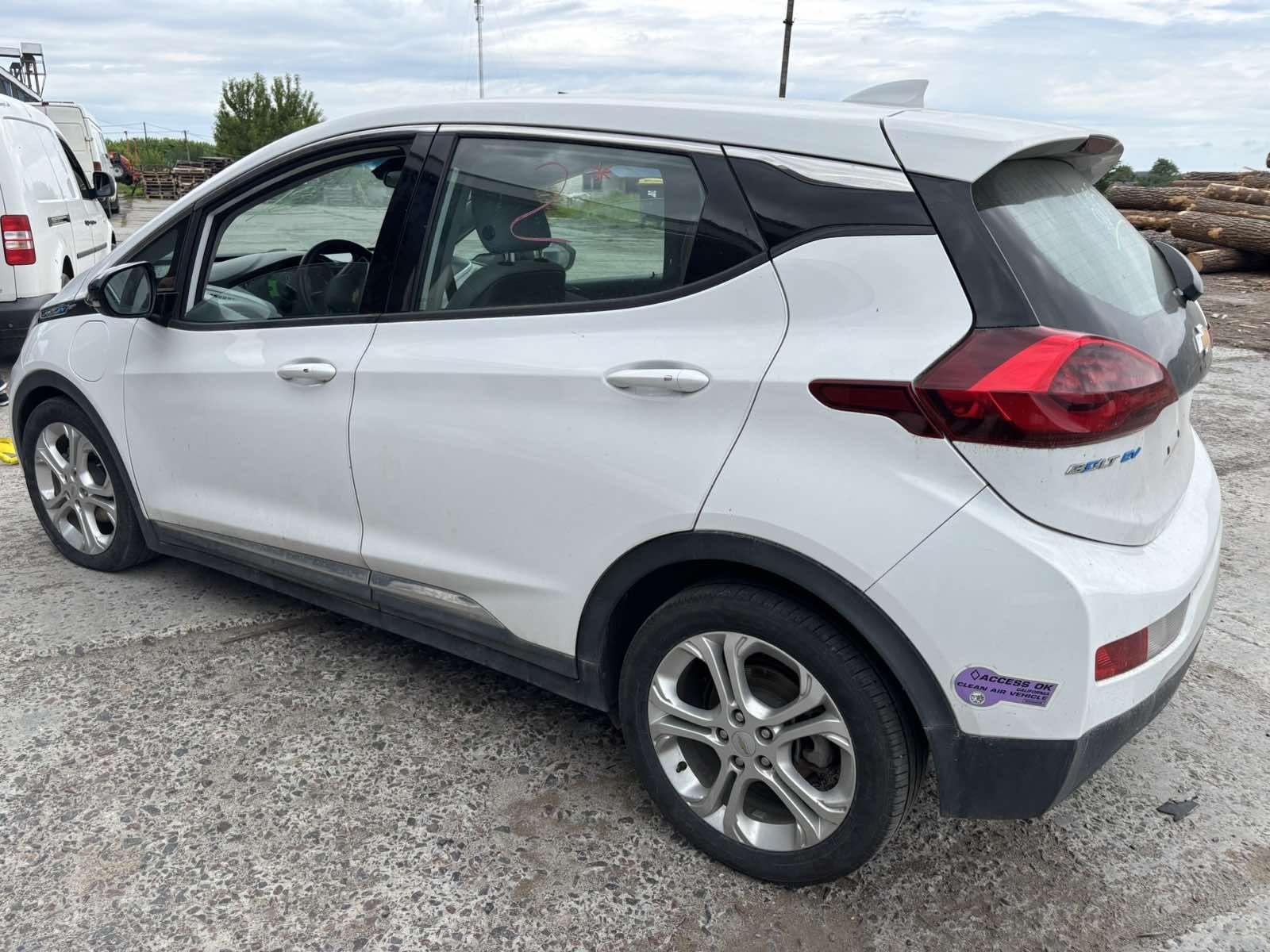 Двері Chevrolet Bolt EV Шевролет болт двери дверь болт ев