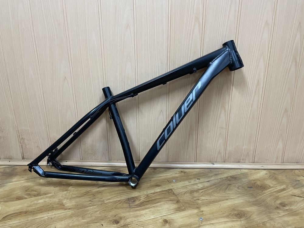 Vários quadros bicicletas