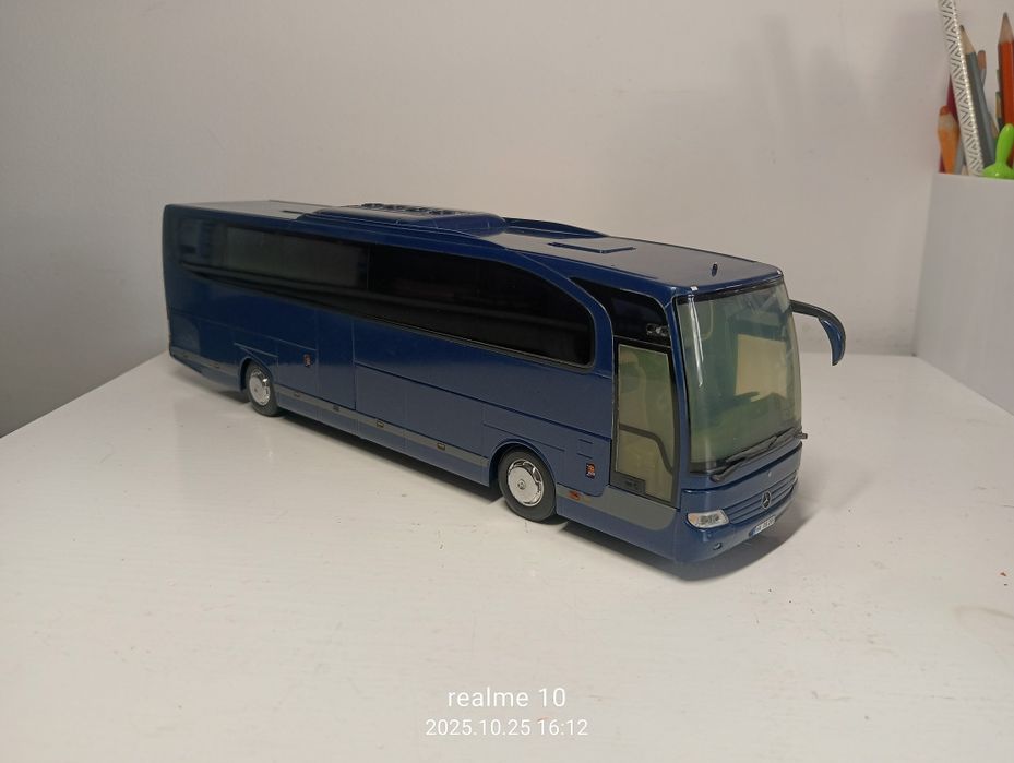 Mercedes travego 1/43 metalowy