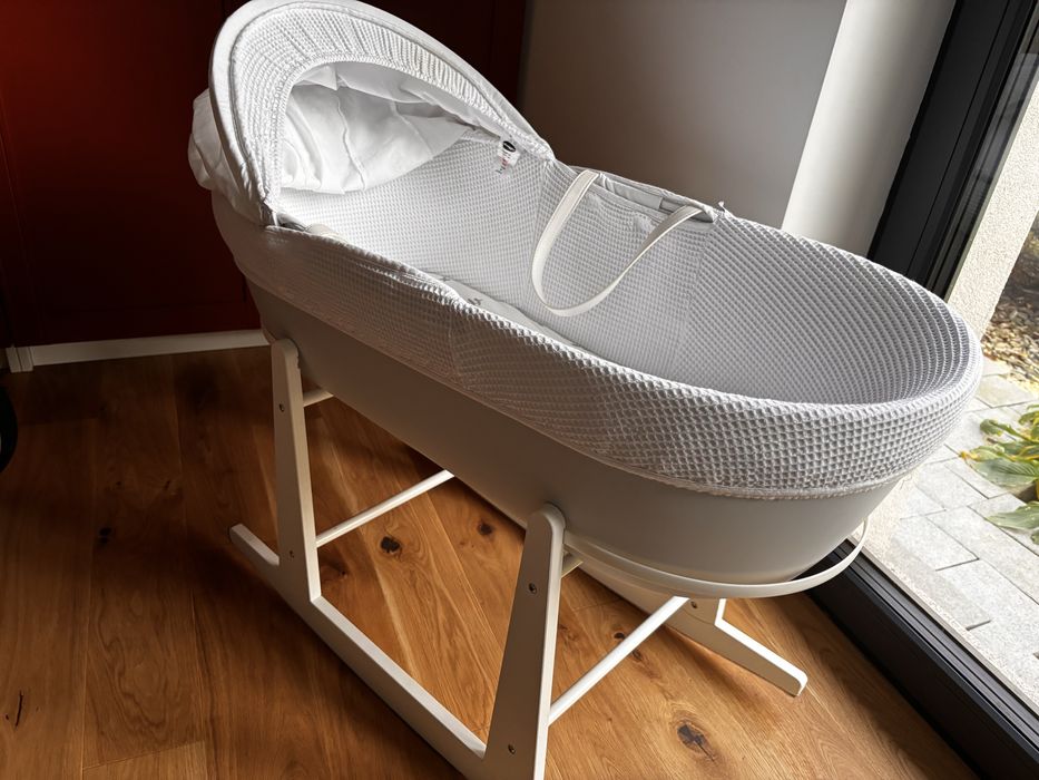 Łózeczko Kołyska Kosz Mojżesza Shnuggle z budką materacem na biegunach