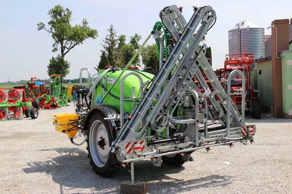 Opryskiwacz ciągany hydrauliczny belka X przyczepiany Tolmet Bruno
