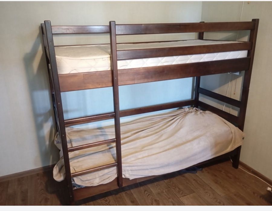 Двоярусная кровать