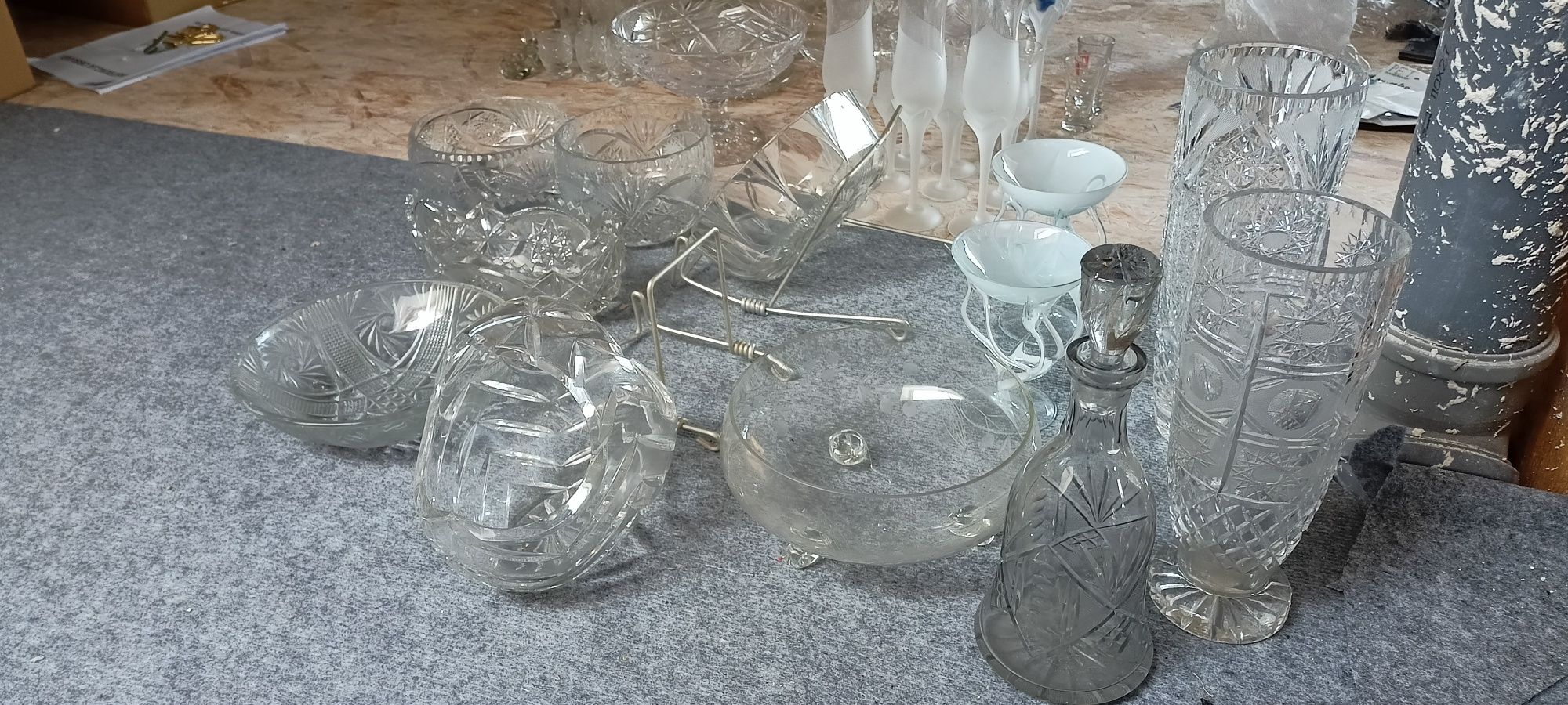 Kryształy, wazon, karafka, kieliszki, szkło