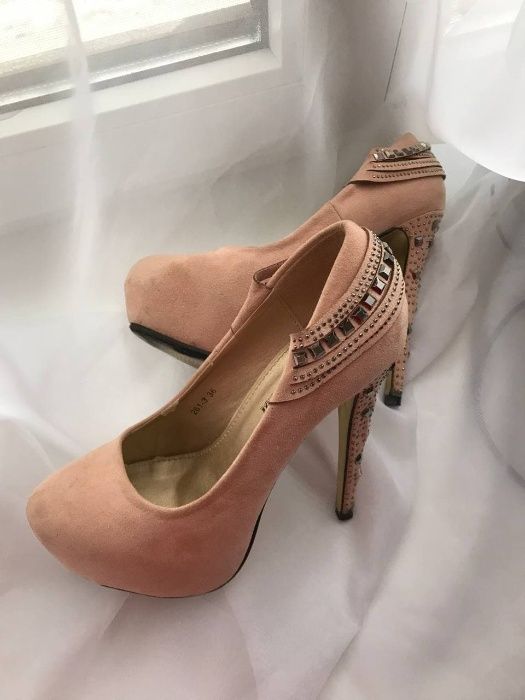 Жіночі персикові туфлі / женские туфли, 36 розмір - 200 грн