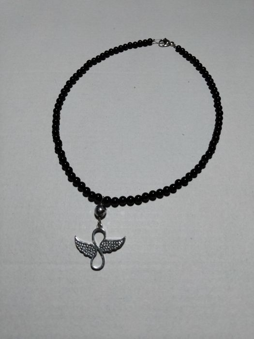 Colar com pendente de anjo