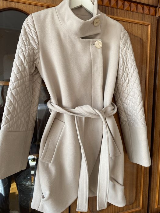 Демесезонне оригінальне пальто на підкладці