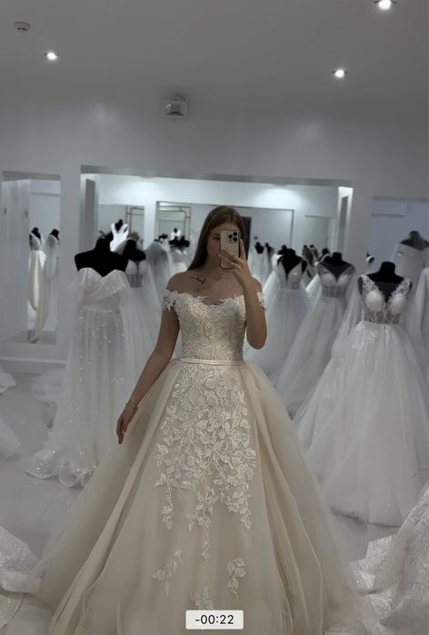 Весільна сукня нова