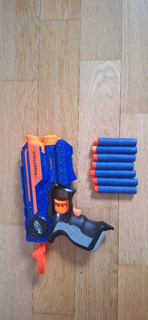Pistolet Nerf z laserem