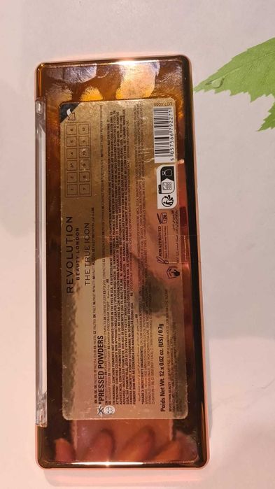 zestaw revolution paleta i pomadka