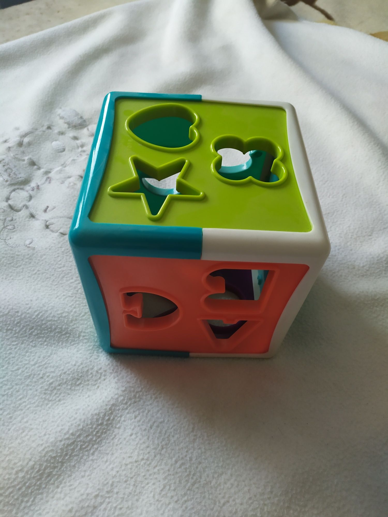 Розвиваюча іграшка куб сортер