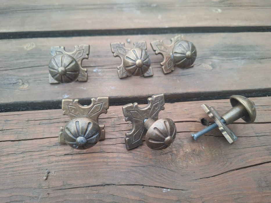 Klamki, rączki z mosiądzu do mebli