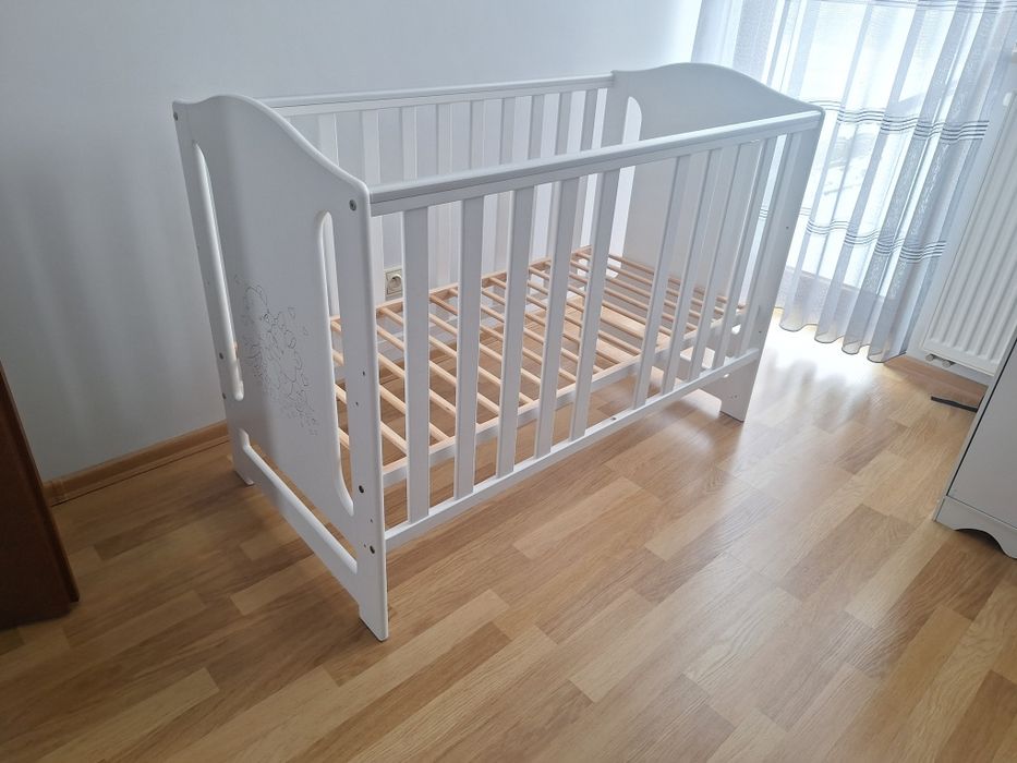 Łóżeczko dziecięce regulowane z szuflada