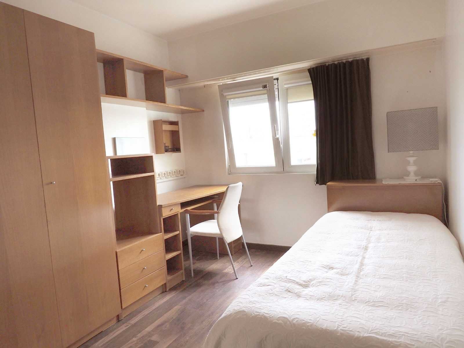 Arrendamento de Quarto na rua Américo Durão, Lisboa