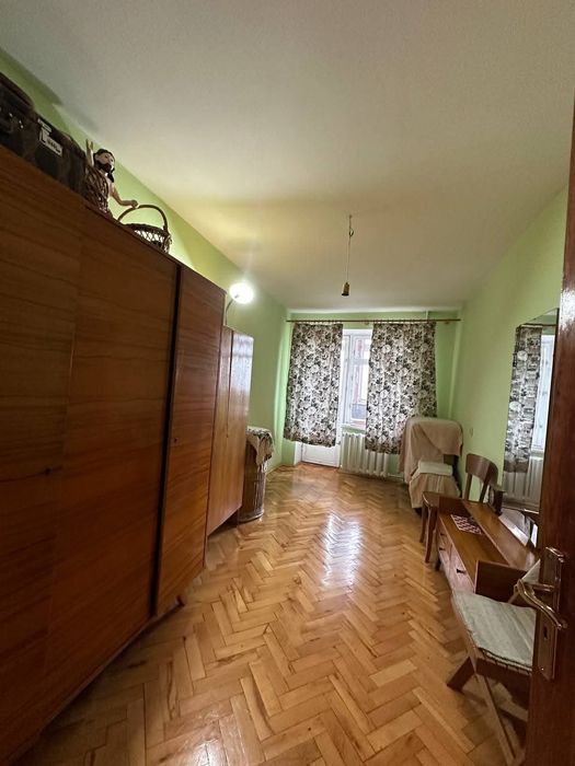 Продам 4кімнатну квартиру  у м.Шептицький